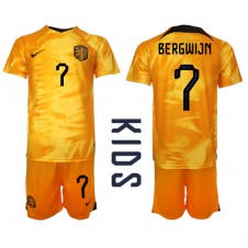 Nederland Steven Bergwijn #7 Hjemmedraktsett Barn VM 2022 Kortermet (+ korte bukser)